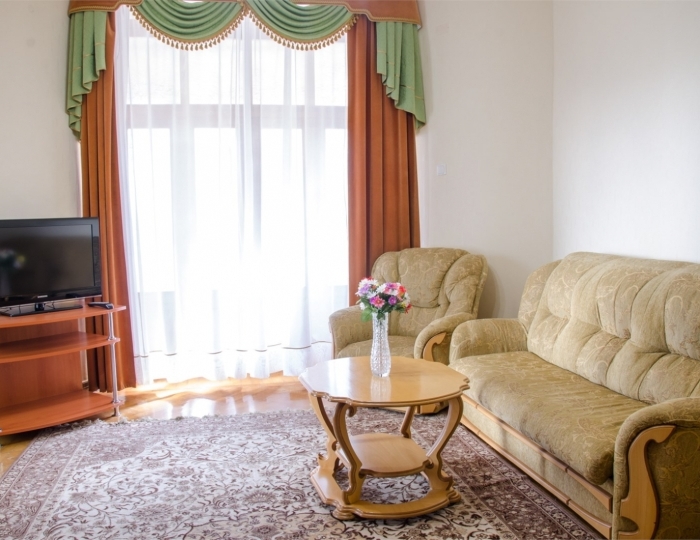 Люкс 2-местный 2-комнатный Дача Чайка (отделение "Морской прибой") - Санаторий «Ай-Петри»